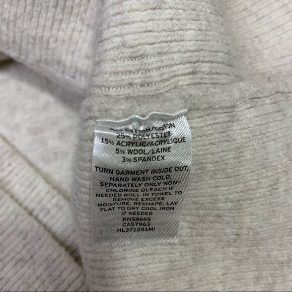 𝅺hinge Deep V Cross over sweater - Picture 7 of 10